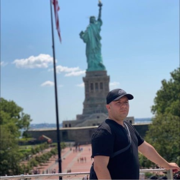 Meet your Posher, Samy - Picture 1 of 1